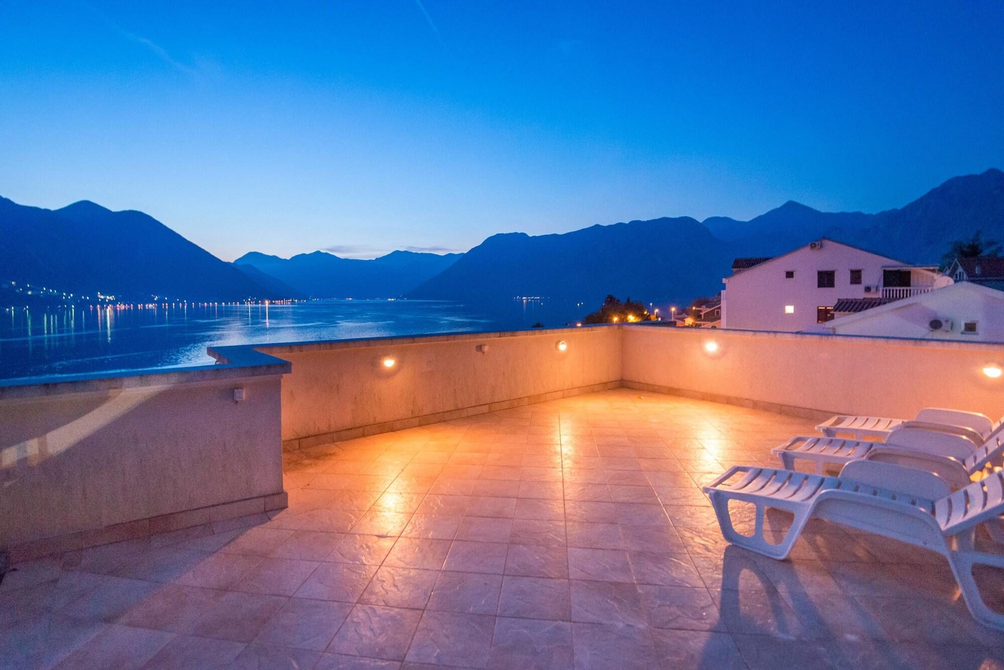 Apartments Ivardic Kotor Eksteriør bilde