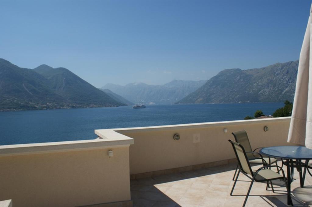 Apartments Ivardic Kotor Eksteriør bilde